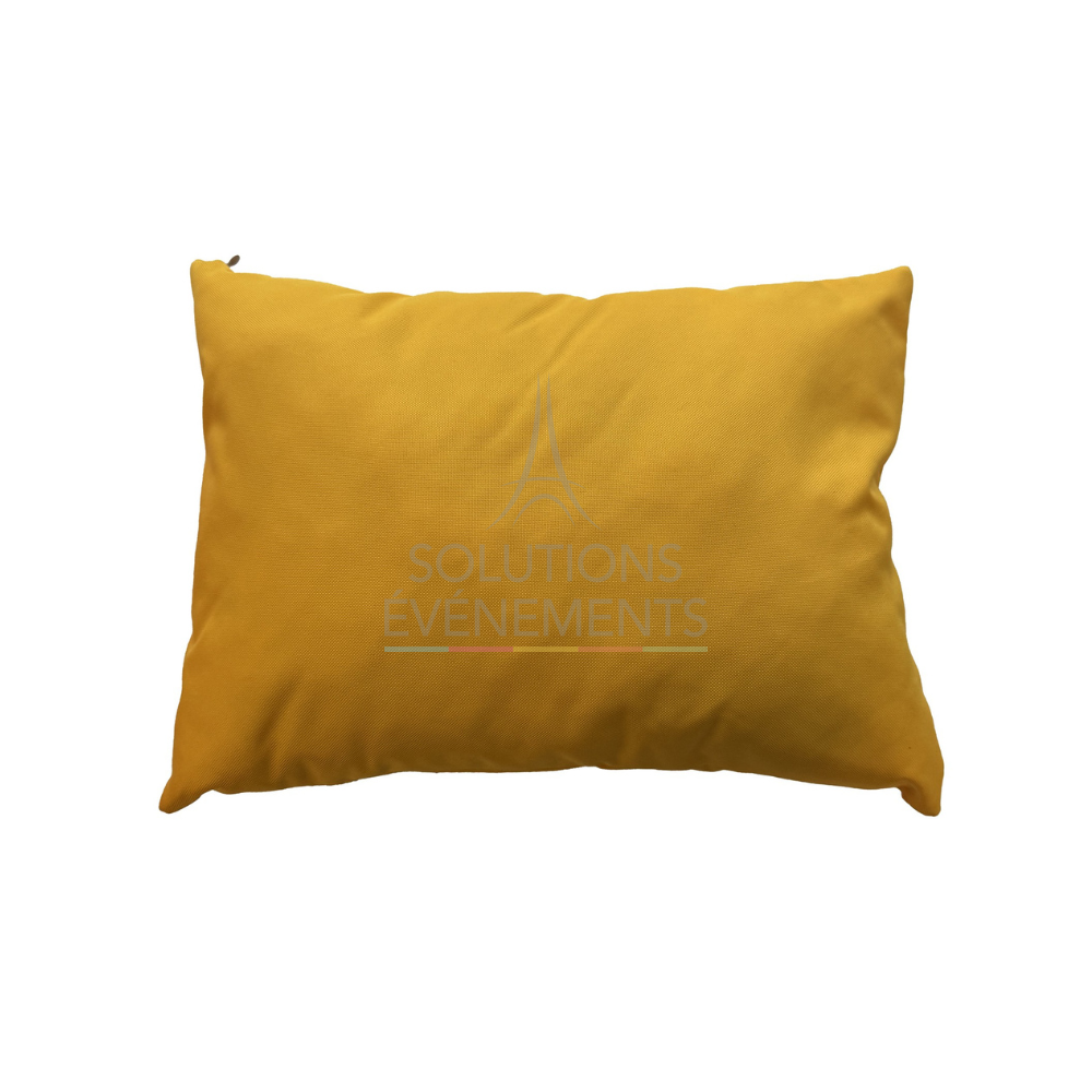 Location coussin jaune en tissu décoratif