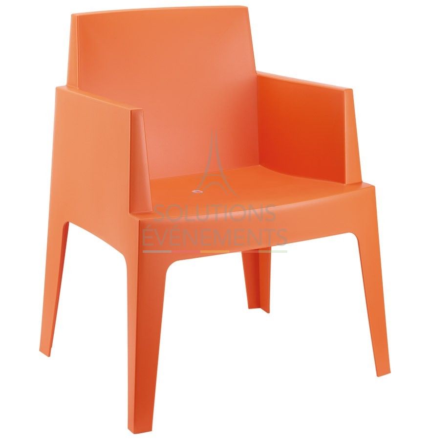 Lounge chair rental that can be used indoors or outdoors